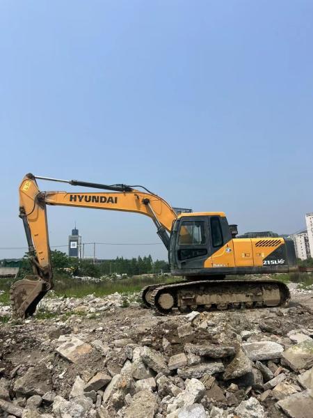 Earthmoving Tracked Used Hyundai Excavators 215VS 21 Ton Hydraulic Digger Machine