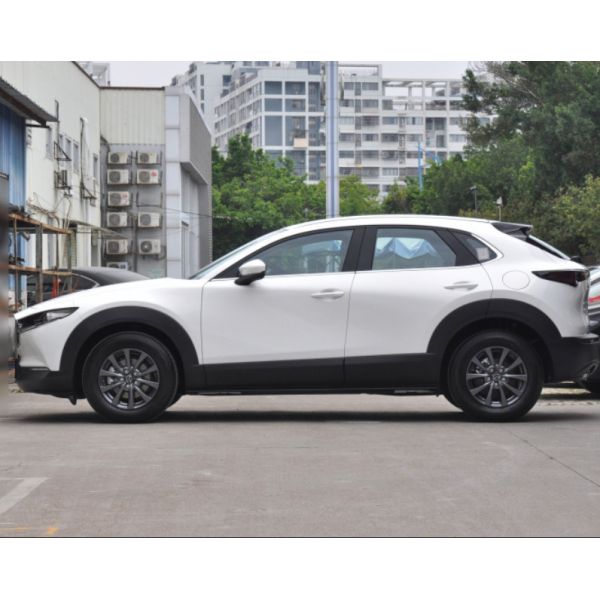Подержанный автомобиль бензина 2.0L 158HP L4 модели Mazda CX-30 2022 2.0L автоматический Shangyue