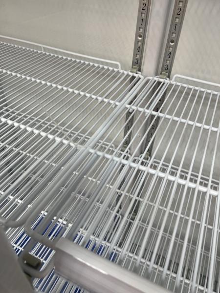 Four-Door Glass Beverage Display Cooler Supermarket Display Fridge with Cooling Technology for Drinks Storage