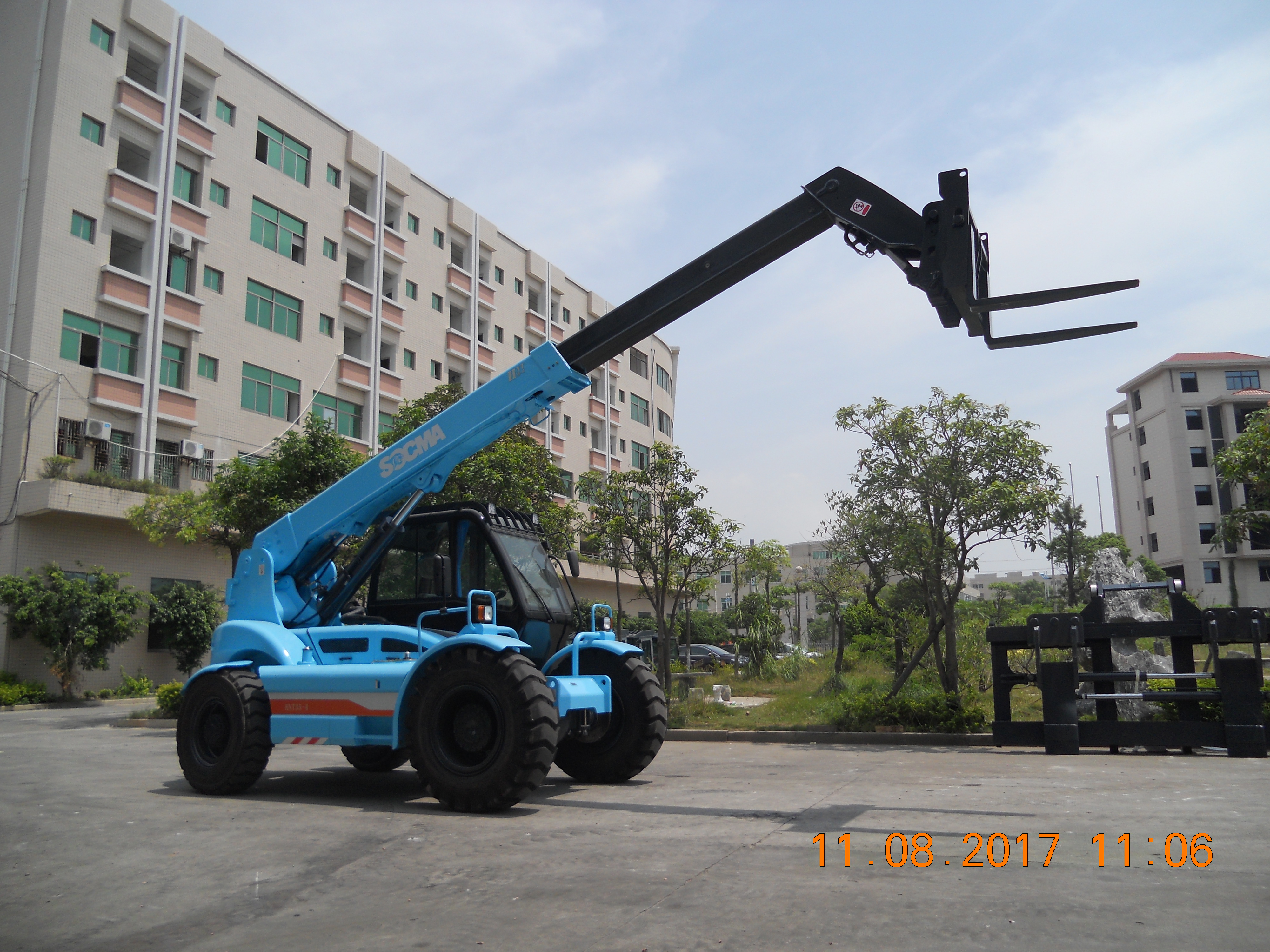 Телескопичный затяжелитель Telehandler грузоподъемника колеса обработчика 2.5ton 3ton 3.5ton для продажи