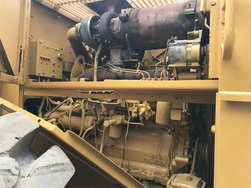 Используемый затяжелитель колеса CAT 966H 966L гусеницы затяжелителя колеса CAT 966F