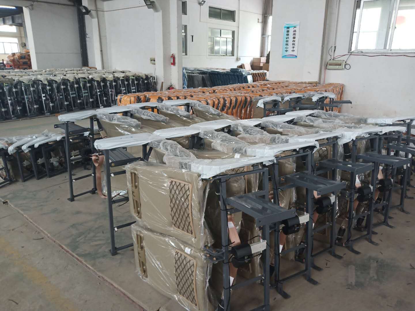 Место туристического автобуса путешественника искусственной кожи TS16949