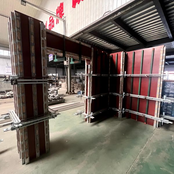 1250*2500 Birch Film Faced Plywood Waterproof Heavy Duty Plywood Weather Resistant