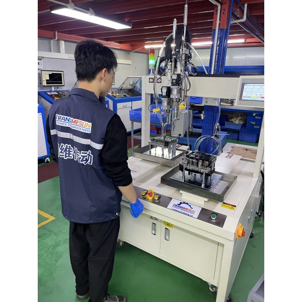 Семейная трансмиссия HAIMA 13038986 Подержанная 2-ступенчатая автоматическая коробка Assy VT2