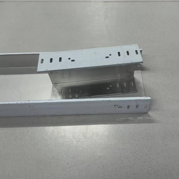 Silver Stainless Steel Cable Tray Industrial Wall Mounted Or Suspended 50mm-1000mm Height