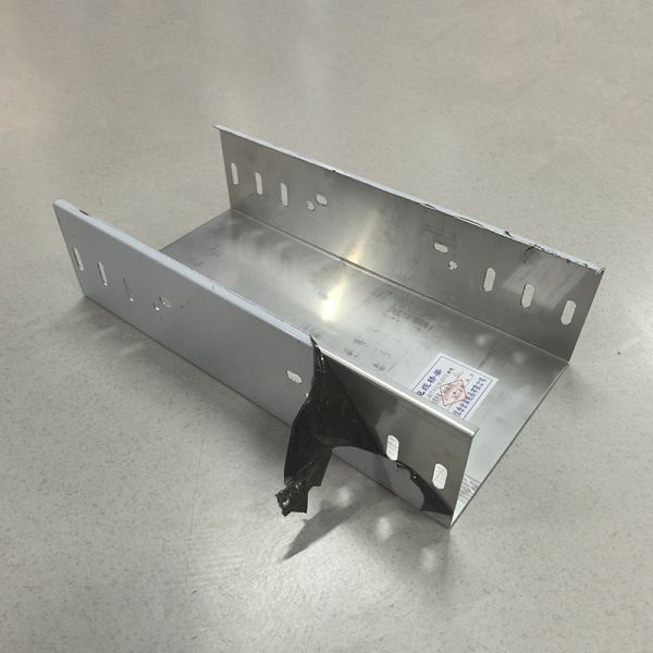 Plateau de câbles pour bâtiments intérieurs et extérieurs de 1,2 mm à 2,5 mm Épaisseur / durabilité Plateau de câbles Ss