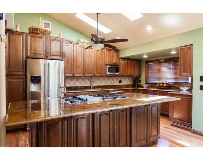 2000MM HPDL Contemporary Brown Solid Wood Kitchen Cabinets Farmhouse Cocina