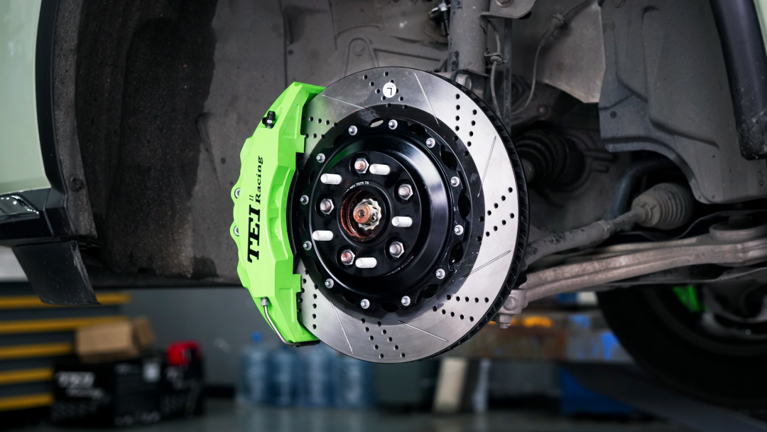 Front Big Brake Kit 6 Piston Caliper With 355x32mm Rotor BBK Auto Brake System For Nissan Murano 18 Inch Car Rim