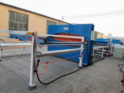 Menos trabalham a cerca 7.5KW Mesh Welding Machine de 2500mm