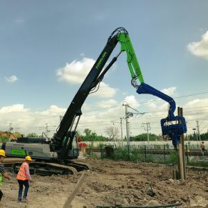 12 Meter Sheet Pile Driving Machine Hard Soil Condition With 372KN Force