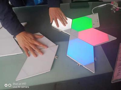 A galáxia do UL rachou a cor esperta de iluminação comum do RGB do controle
