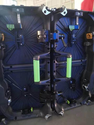 Заливка формы приведенная экрана пиксела P2.6 крытая рекламируя