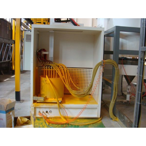 PLC Controlled Hardware Powder Coating Line Equipment With Conveyor System And Spray Booth