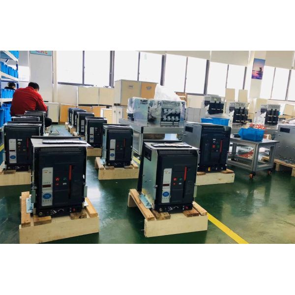 HMW1 Intelligent ACB Air Circuit Breaker Versatile Type Low Voltage Frame Breaker