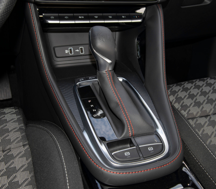 Бензинов SUV 918 вариантов 180DVVT MG ZS 2022 модельный автоматический глобальный миллион