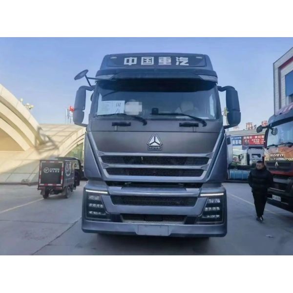 New Siontruk HOWO SITRAK CNG LNG Tractor Head 460hp 510HP 550HP 6X4 Tractor Trucks