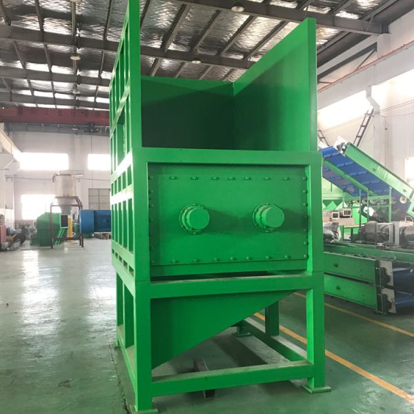 Bottle bale opener, bale breaker, debaler