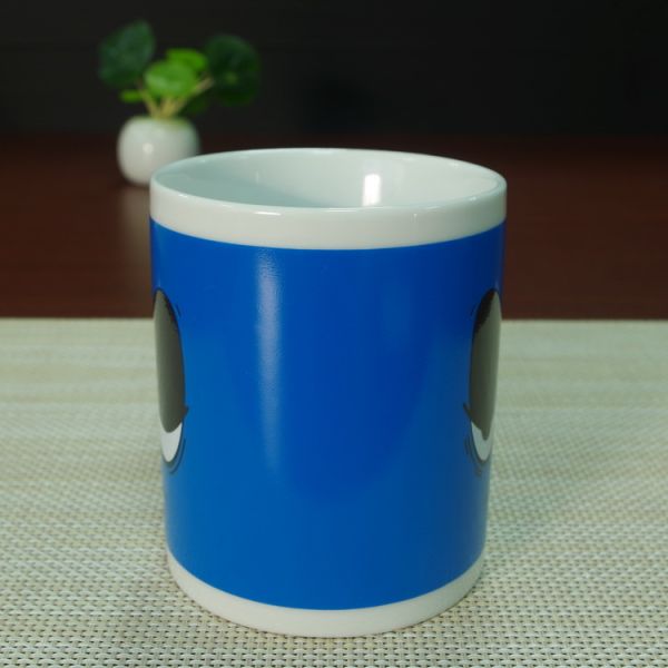 Souvenir gift  blue big eyes ceramic mugs stocked white porcelain