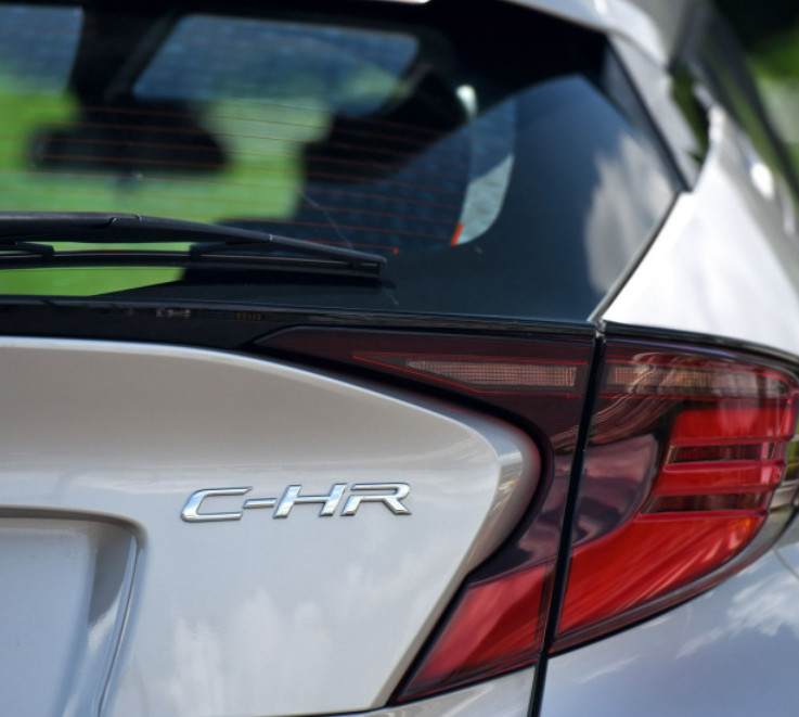 Toyota C-HR 2022 двухмоторный 2.0L E-CVT Ведущая версия Hybrid Small SUV Новый автомобиль