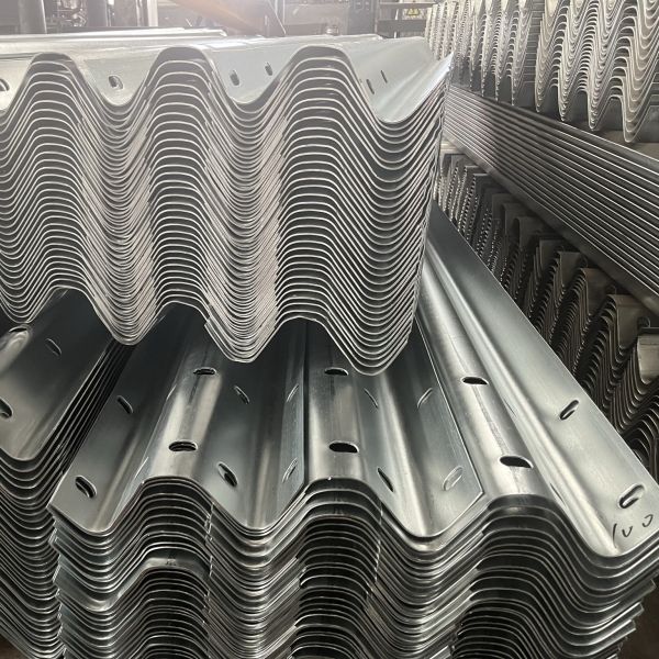 W poutre en acier inoxydable sécurité routière rail de protection en acier à