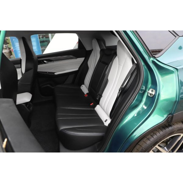 Dongfeng AEOLUS Haohan Gas Car 5 puertas 5 asientos LED Electric Metal Leather Turbo SUV con ACC y transmisión automática