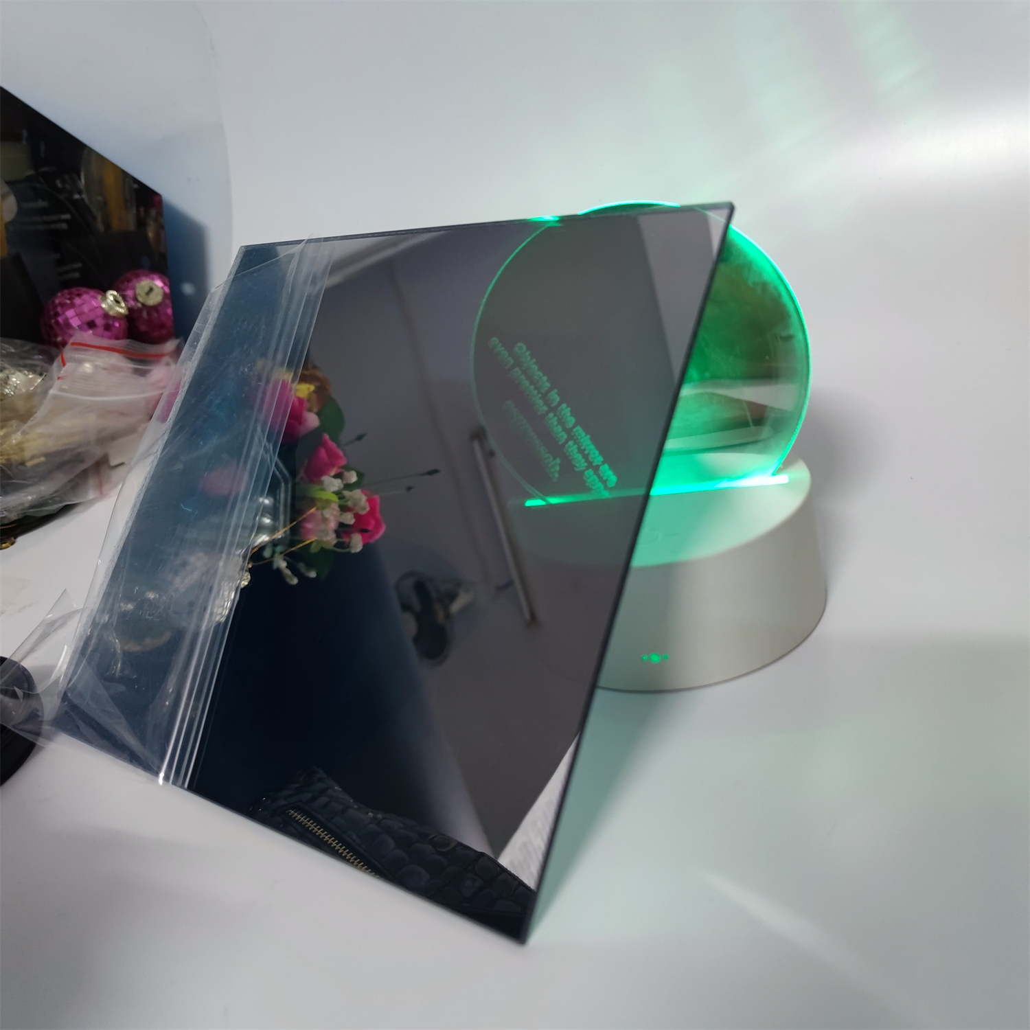 600×600mm 2 Way Mirror Acrylic Sheet 1.8mm Thickness With 10% Light Transmission
