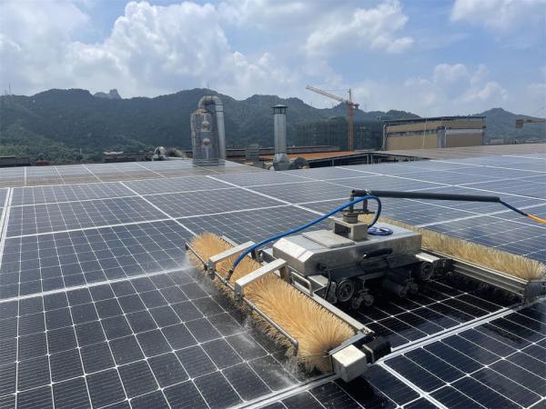 Remote Control Solar Panel Cleaning Robot Photovoltaic For Household Commercial 550mmL
