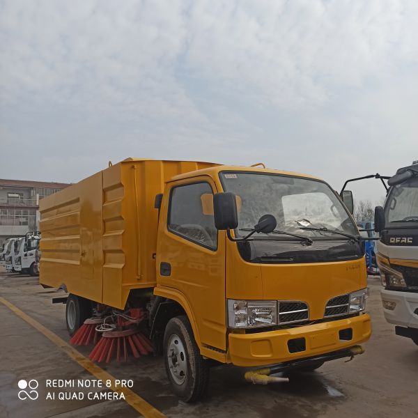 тележка дороги вакуума Уилеров дороги 6 тележки дворника 4x2 очищая