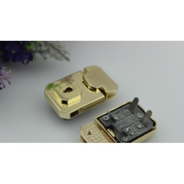 Wholesale zinc alloy hardware accessories shiny gold metal purse turn lock for leather wallets