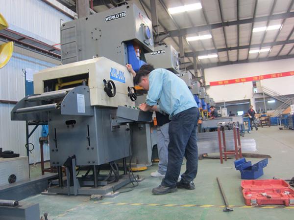 Extrusion Molding Process Heavy Material Rack Feeder Fully Automatic Speed Control