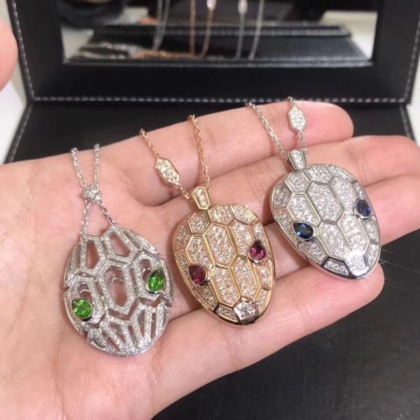 Hot Selling Fashion Necklace Pure 18k Gold   Serpenti Necklace With Natural Diamonds