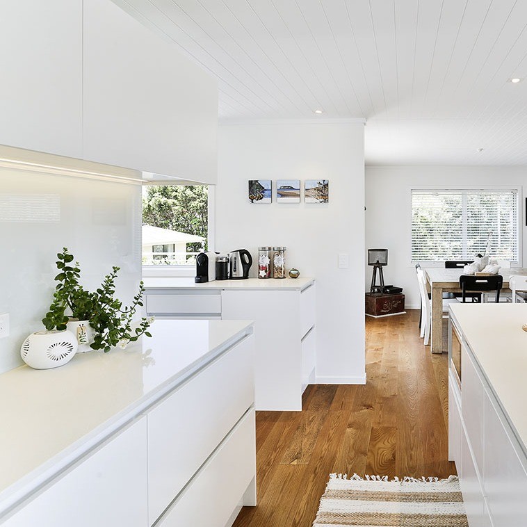 YALIG's Luxury Lacquer Furniture Custom Modular Designs for Modern Kitchen Cabinets