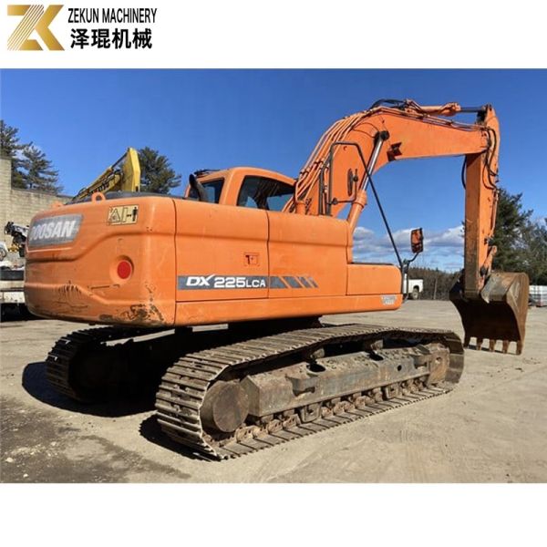 DX225 Использованная экскаваторная машина Doosan DX225LCA 2020-2022