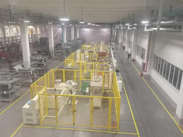 電子レンジ/オーブン用ステンレス鋼製内槽の全自動溶接生産ライン