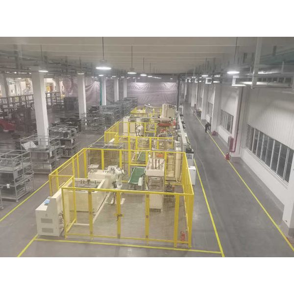 Oven polishing forming welding production line, high-speed fully automatic production: Each product takes 25 to 40 seconds to complete the production process.
