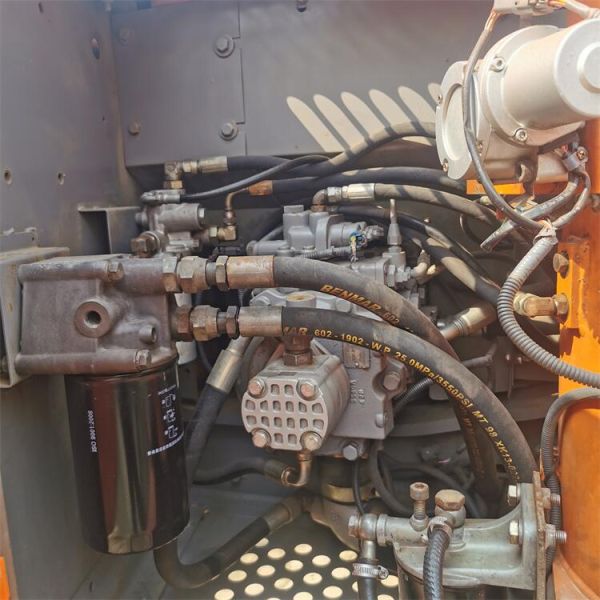 Good Condition Hitachi Excavator 120 12 Ton Japan Original Crawler Chain Moving Type