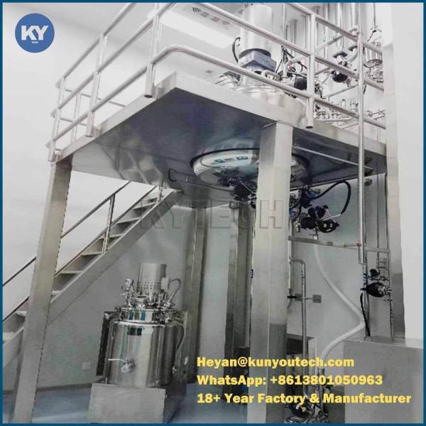 El agua acodada de fabricación de la máquina tres de la cápsula baña el tanque de servicio de la gelatina