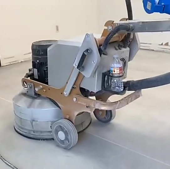 Эргономический планетарный конкретный точильщик пола со складывая дизайном