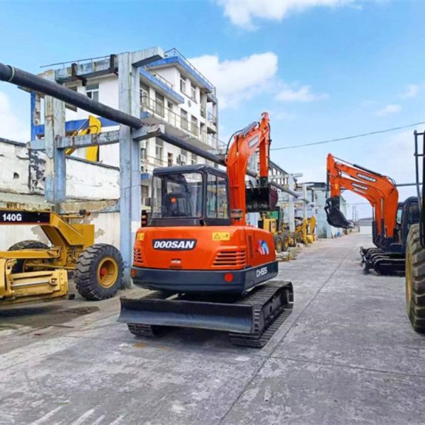 Doosan DH 55 5 Ton Smail Send Hand Excavator from Korea 2020 Model with 2001 Working Hours