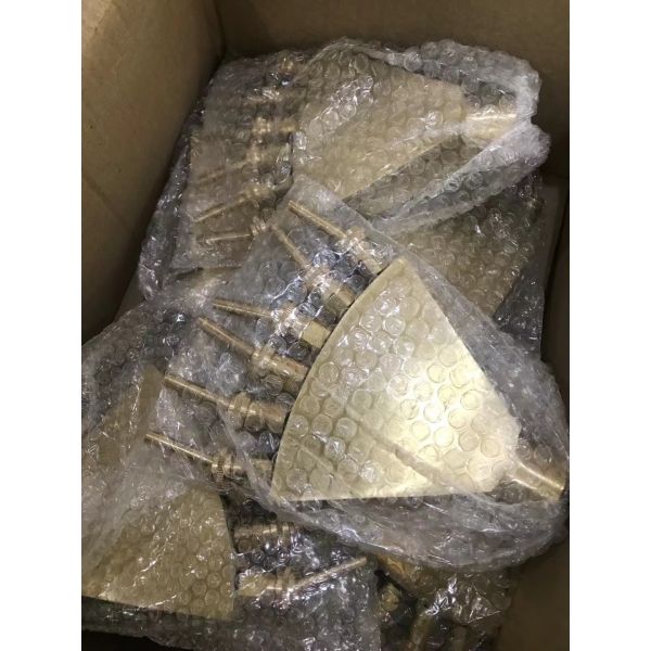 Полностью латунные сопла фонтана танцев сказа Феникса выпускают струю максимум 4m брызг воды