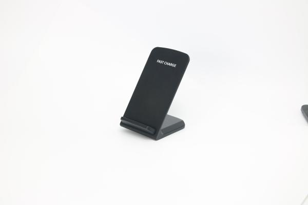 Qi Wireless Charger T740  for iPhone Qi FAST Wireless Charger Pad with Anti-Slip Rubber for iPhone 8 / 8