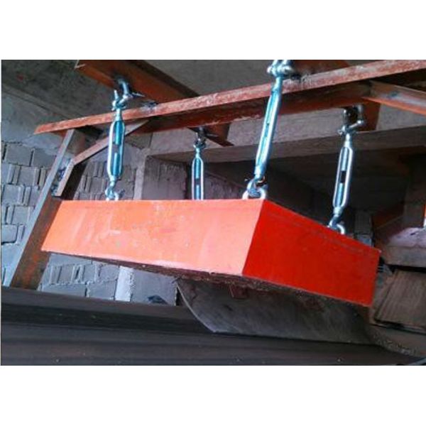 Пропускная способность 0,1-35 кг/т/ч. Постоянный магнитный сепаратор высокой жесткости для конвейерной ленты