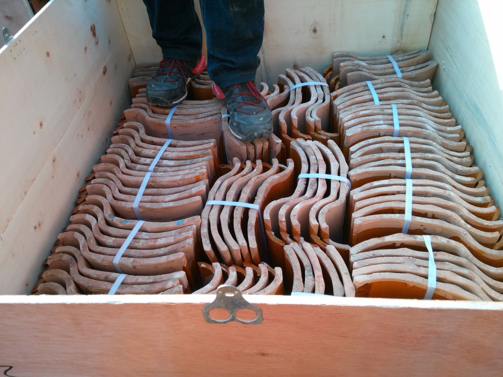 Тип лоснистый керамический дом s черепиц застеклил черепицы глины 220mm серые