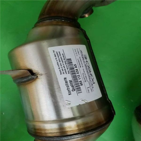 China Supplier Product 955113034AX 95511303601 Exhaust System for Cayenne 3.6L V6 High Quality Car Catalytic Reactor