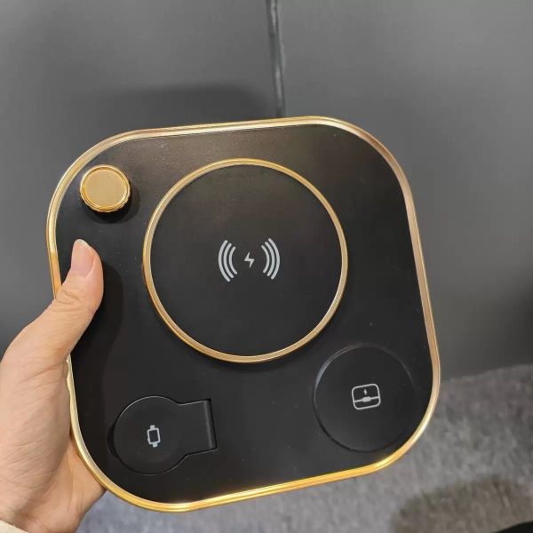 Three-in-One Wireless Charger Desk Lamp 15W Output Power Apple Huawei Mobile Phones Watches Fast Charging Station