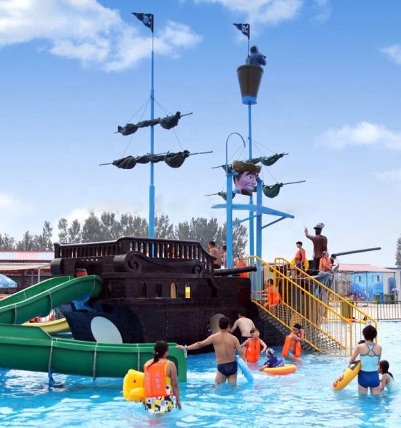 Navio de pirata de ROHS Mini Water Park Equipment Wood com corrediça da fibra de vidro