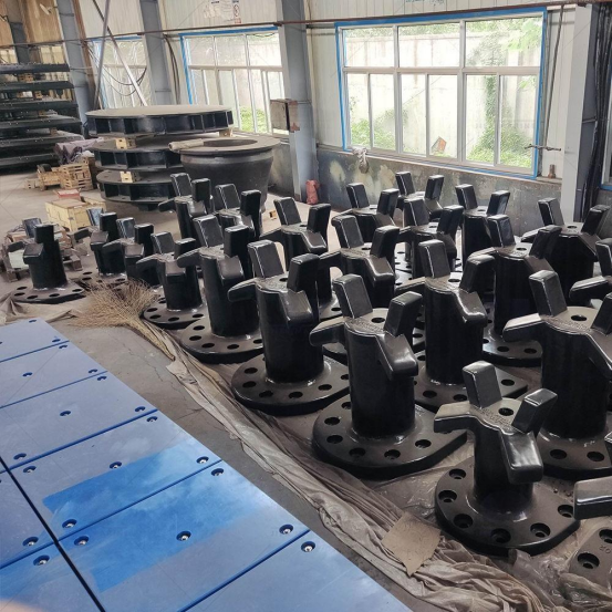 High-Strength Cast Steel Stag Horn Mooring Bollard with Double-Angled Design for 250-Ton Load Capacity