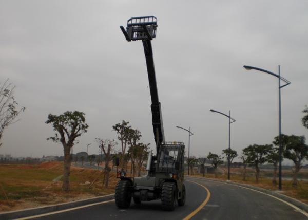 High Performance Telescopic Handler Crane for Loading Materials / Short Distance Transporting