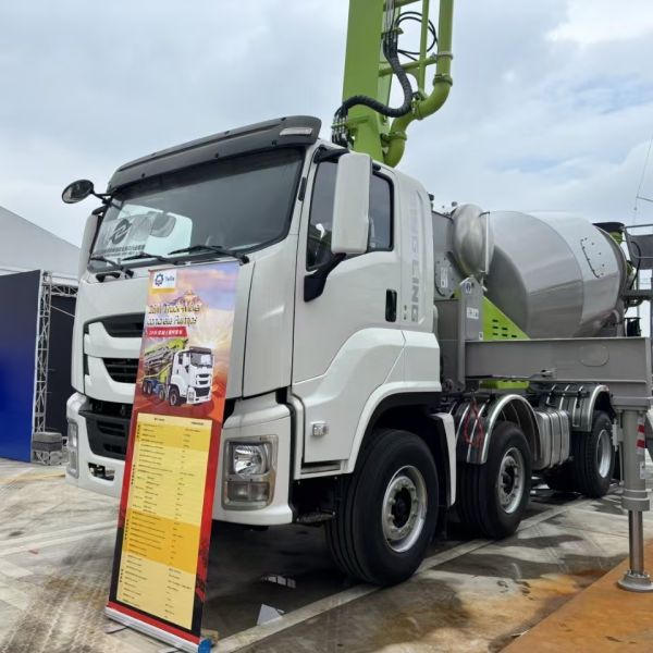 9m3 Concrete Pump Mixer Truck 28m Max Speed 82km/h and Diesel Fuel for Construction