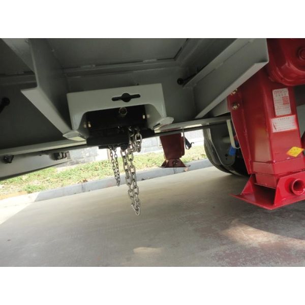 Gooseneck Lowboy Tri-axle Lowbed Platform Trailer  transporting heavy equipment grab excavator